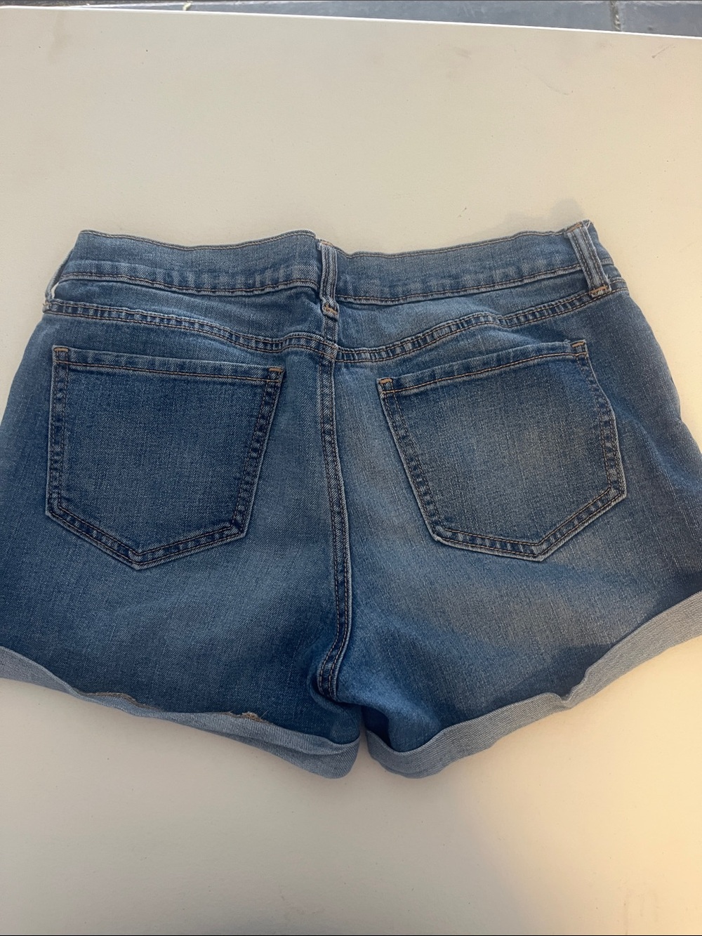 Old navy jean shorts sz 8 - Picture 3 of 4